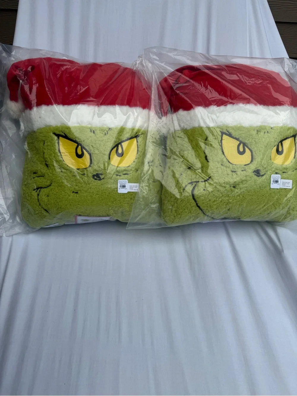 Pottery Barn Kids Dr. Seuss The Grinch Christmas Pillow Set of 2 NWT